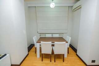 Апартаменты Cozy apartment on the Caspian Boulevard by Time Group Баку Апартаменты с 2 спальнями-36