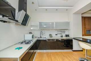 Апартаменты Cozy apartment on the Caspian Boulevard by Time Group Баку Апартаменты с 2 спальнями-46