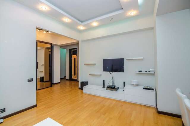 Апартаменты Cozy apartment on the Caspian Boulevard by Time Group Баку-53